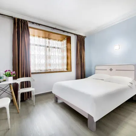 Ningmeng Hotel (Shijiezhichuang)