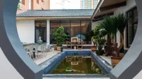 Eaton Shangpin Hotel (Bowen Institute of Technology) Hotels in Yuzhong