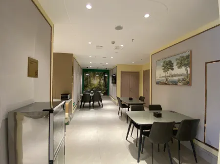 Vienna 3 Best Hotel (Hezuo South Station) Отели рядом с достопримечательностью «Gansu Normal University for Nationalities»