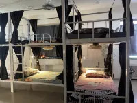 Sunny's Boys Hostel