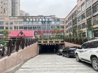 Kuoyue Yunqi Hotel (Fengjie High-speed Railway Station) - Parkplatz