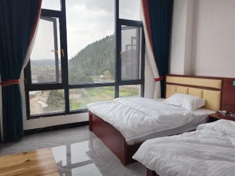 Luoping Jinlang Chinese Inn