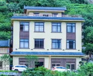 Anzhuju (Ma'an Zhuhai Grand Plaza) Hotels near Xinyi Ma'an Bamboo Sea Tourist Area