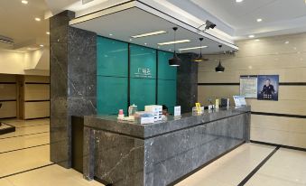 City Hotel (Longzhou Plaza Branch)