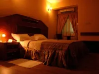 Colonades Hotel