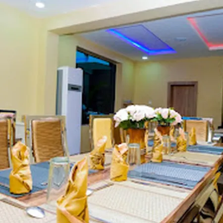 E-Exclusive Hotel
