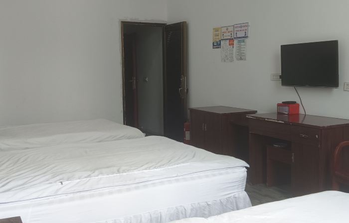 Zhandong Hostel