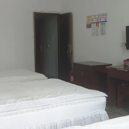 Zhandong Hostel