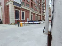 Mianning Yixing E-Sports Hotel - Parking