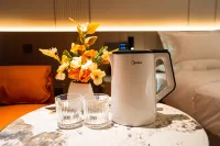 Fenghua Oriental · High-altitude City View Smart Hotel (Suqian Baolong Square Store)