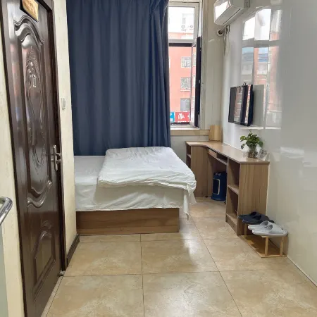 Daqing Wenqing Cabin Hotel