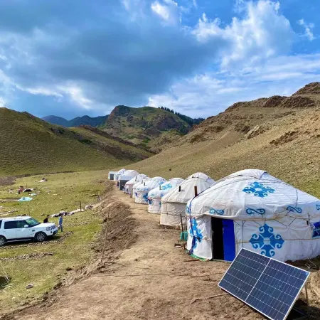 Sayram Lake Lakeside Starry Sky Yurt Homestay