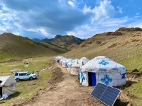 Sayram Lake Lakeside Starry Sky Yurt Homestay