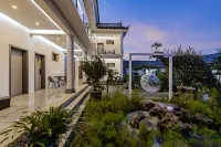 Dali Ancient City Canghai Wangyue Courtyard (Honglongjing)