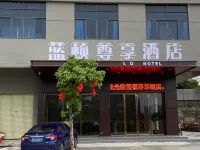 Ending LandonExclusive Hotel