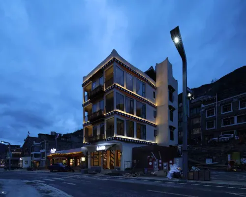 Libai · Goodnight Hot Spring Pool Homestay (Mount Siguniang Scenic Area) Hotels in Xiaojin
