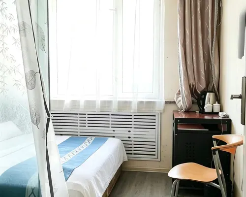 우잉 하이탕 홀리데이 호텔 펑린현 호텔