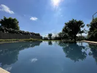 Fuxian Lake Yunxu Travel Resident B&B - สระว่ายน้ำแบบอินฟินิตี้