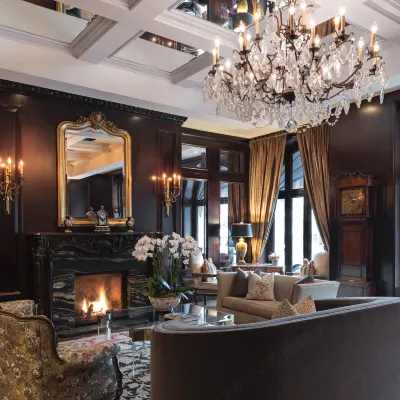 Wedgewood Hotel & Spa - Relais & Chateaux Отели рядом с достопримечательностью «Парк королевы Елизаветы»
