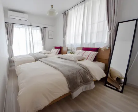 GLOCE Guest House Nagisa  5 mins from the station Отели рядом со станцией JR Zushi station