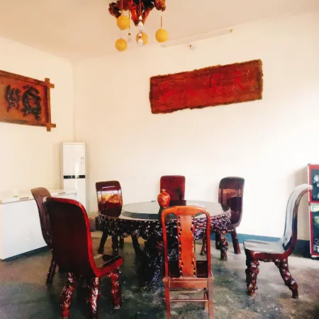 Dahongshan Root Carving Culture Industrial Park