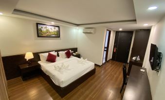 Apple Hotel Two