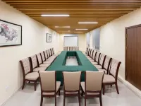 大連新紀元大酒店 鄰近铁山的酒店