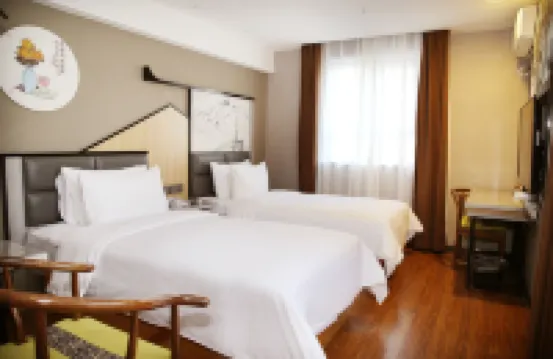 Joy Susiness Hotel (Korla Tuanjie North Road Peacock River)
