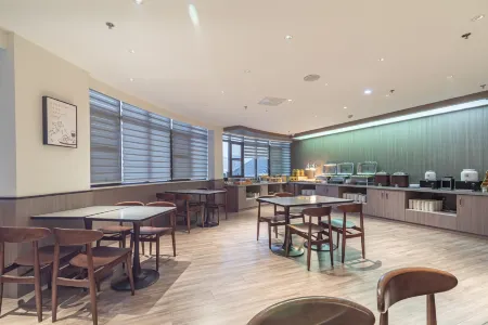 HanTing Hotel (Taixing Jichuan North Road) Отели рядом с достопримечательностью «Drum Tower Square»