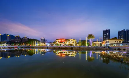 Longhu Island Hotel (Deqing Longmu Street)