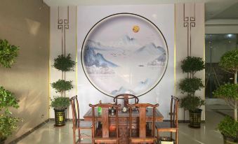 Xinfeng Ximan Xijiang Hotel