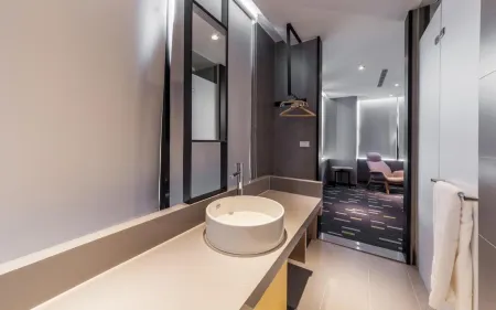Walker-Taoyuan
