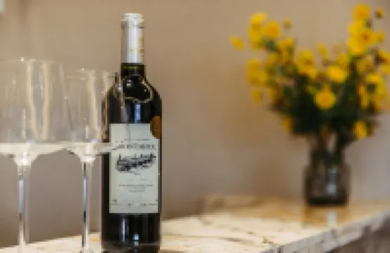 Liuzhou Yuejingshe Apartment (Yintaicheng Shop)