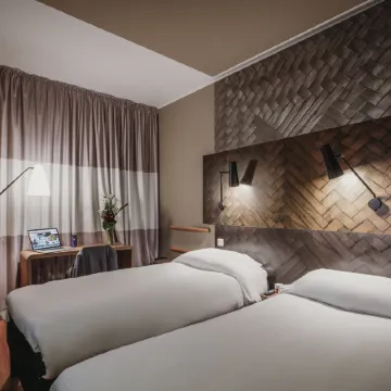 Ibis Casablanca City Center Отели рядом с достопримечательностью «Хаммам Зиани»