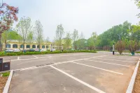 Fuping Mingshe Hotel - parking