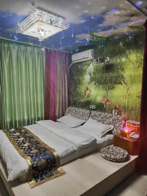 Goodnight Holiday Hotel (Daqing Lenovo Technology City) Hotel in zona Harbin Medical University Daqing Campus Gymnasium