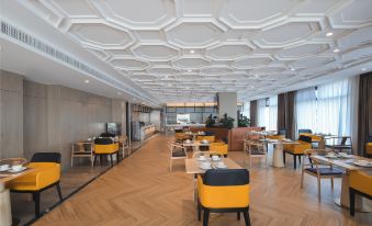 Daye Vienna International Hotel (Huangshi Daye Center High-speed Railway Station)
