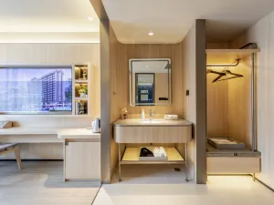 Yanchun future hotel