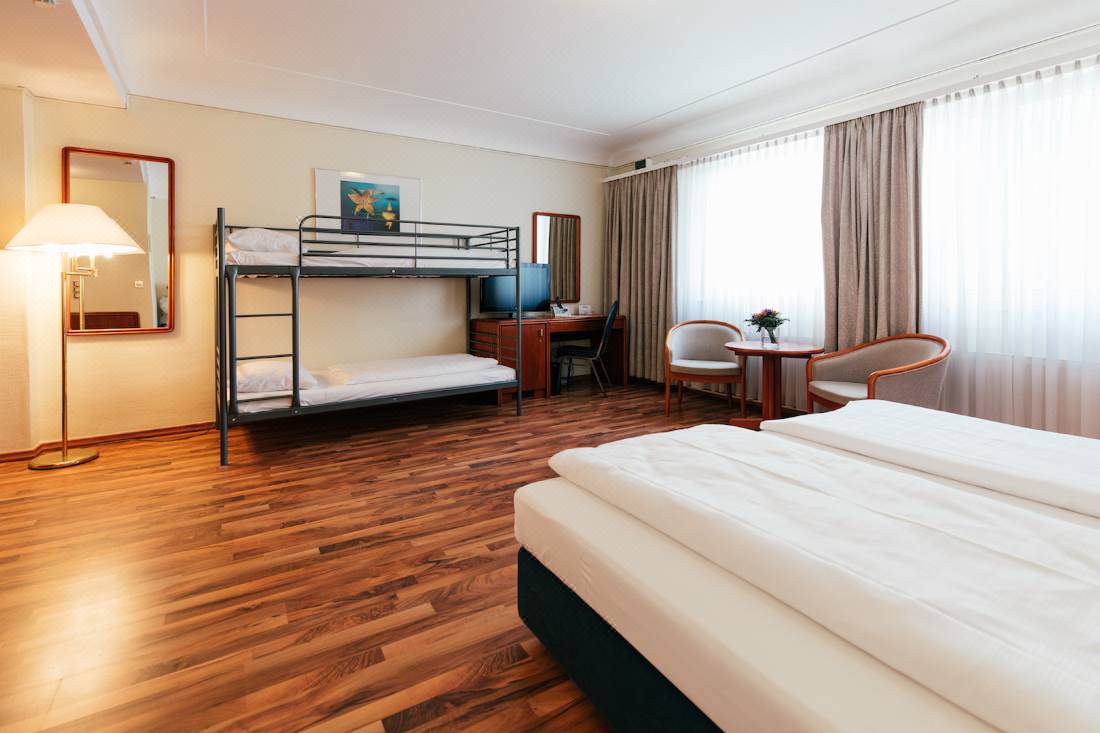 Hotel Excelsior Frankfurt Updated 22 Room Price Reviews Deals Trip Com