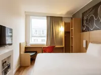 Ibis Edinburgh Centre South Bridge – Royal Mile Hotels near Central Library