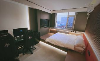 Linfen Role Art Hotel