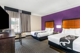 La Quinta Inn & Suites by Wyndham Orlando Airport North