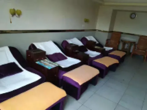 リャンジー匯品ホテル（海口竜湖天街海職院）