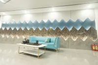 Yujing Light Luxury Apartment (Haifeng Food Street Branch)