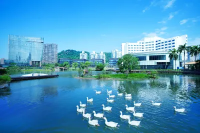 Zhuhai Holiday Resort Hotels near Jiuzhou Port