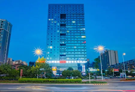 TILL BRIGHT Hotel (Liling Century Plaza) Отели рядом с достопримечательностью «Zhuangyuanzhou Island»