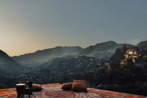 Xijiangshan and Su · Flower Manor Hotel (Xijiang Qianhu Miao Village Viewing Platform Store)