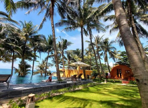 Vida Loca Sunset Beach Resort