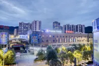 โรงแรม 7 เดย์ส พรีเมียม (สถานีรถไฟความเร็วสูงหย่าอัน) - สัตว์เลี้ยง