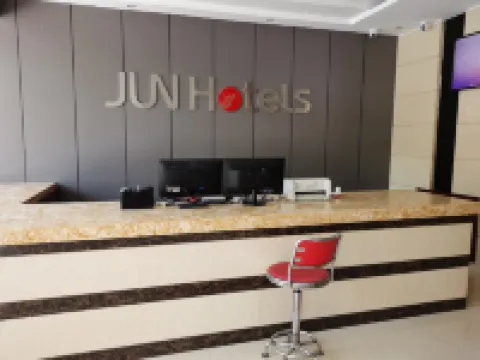 Junyi Chain Hotel (Anqing Tongcheng City Transportation Hub Center Tongcheng Station)